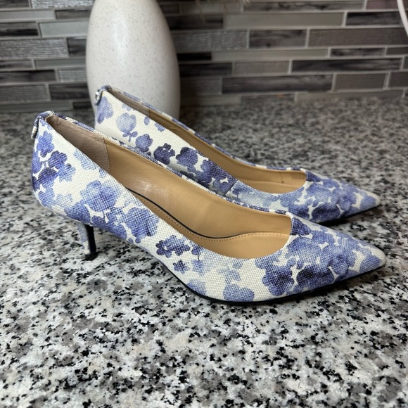 Michael Michael Kors | Women's Floral Blue Kitten Heels Size 6.5 - Picture 1 of 8